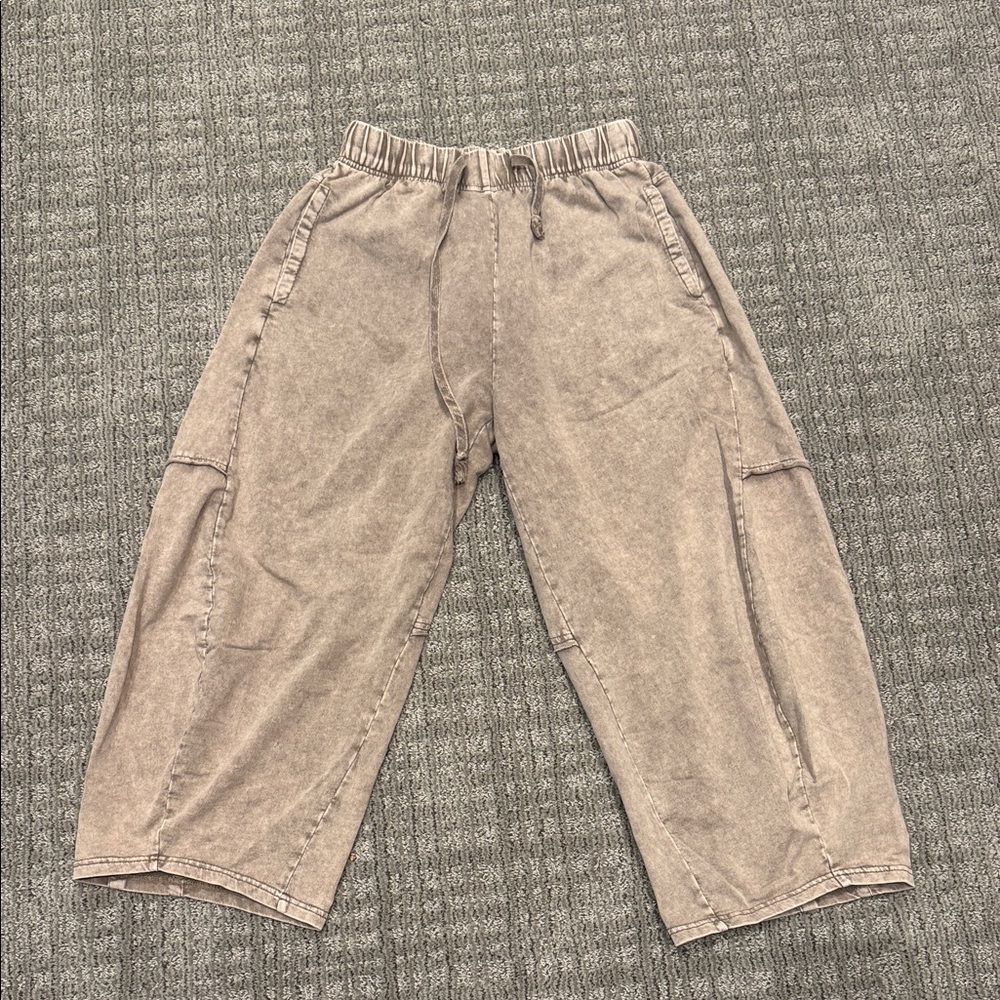 easel Taupe Elastic Waist Crop barrel pants